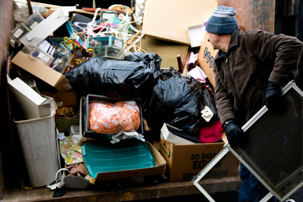 Best Garage Cleanout  in Fairview Shores, FL